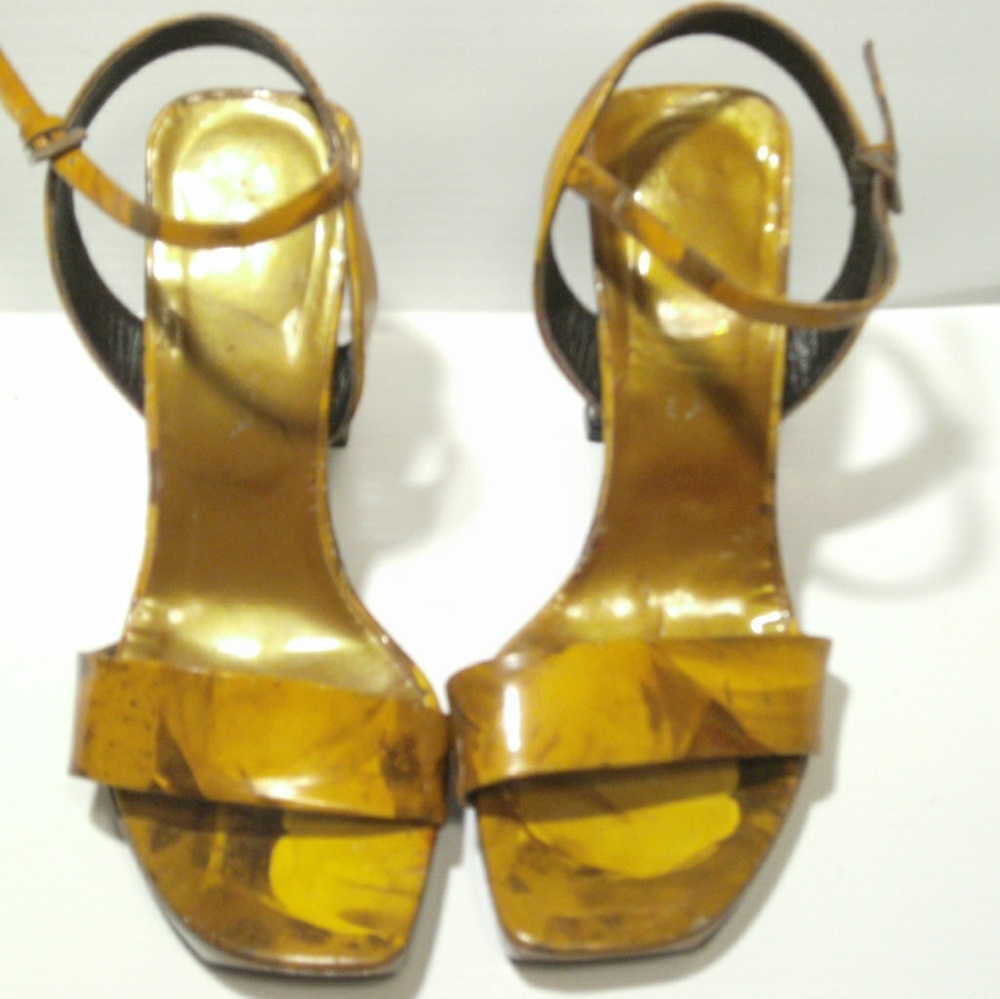 Via Spiga Heels Patent Leather Gold Size 6